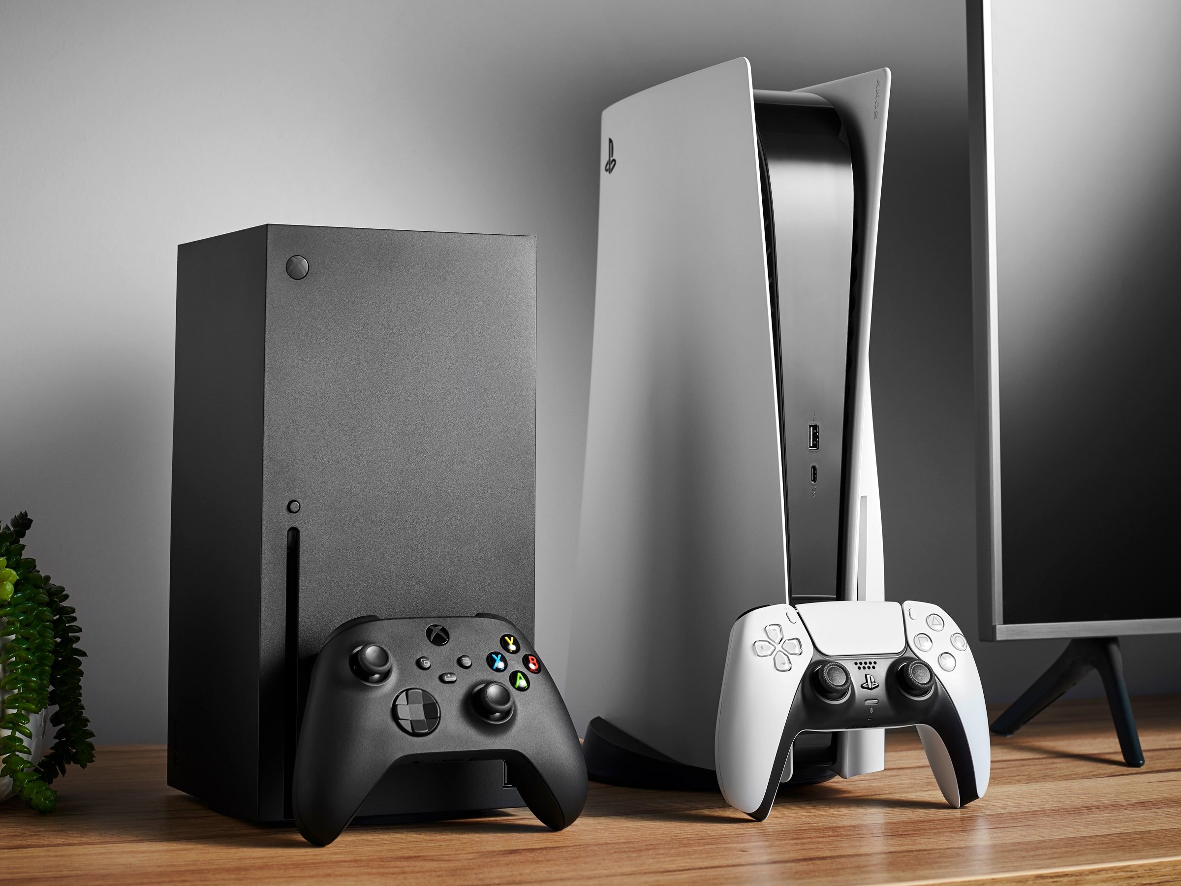 Difference Between Microsoft Xbox and PS5: Key Differences